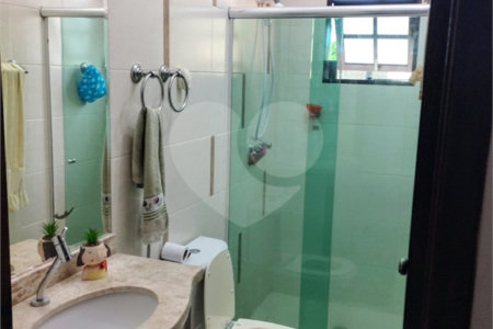 Sobrado à venda com 3 quartos, sendo 1 suíte, em Bosque dos Eucaliptos, São José dos Campos, SP
