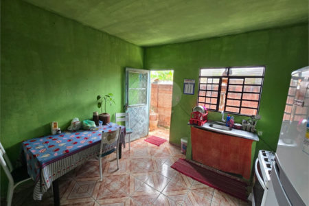 Casa à venda com 2 quartos em Vila Carvalho, Itapetininga, SP