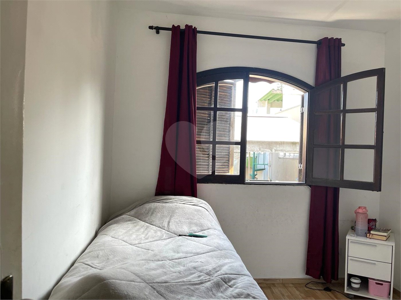 Sobrado à venda com 4 quartos, sendo 2 suítes, em Jardim Marajoara, São Paulo, SP
