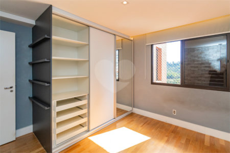 Apartamento à venda com 3 suítes em Granja Julieta, São Paulo, SP