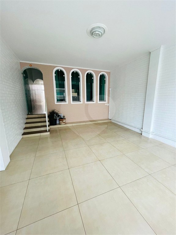 Casa à venda com 4 quartos, sendo 1 suíte,  em Jardim Stella, Santo André, SP