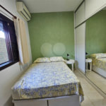 Casa em condomínio à venda com 4 quartos, sendo 1 suíte, em Caravelas, Armação dos Búzios, RJ