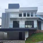 Casa à venda com 3 suítes no condomínio Terras de São Francisco, Vinhedo - SP