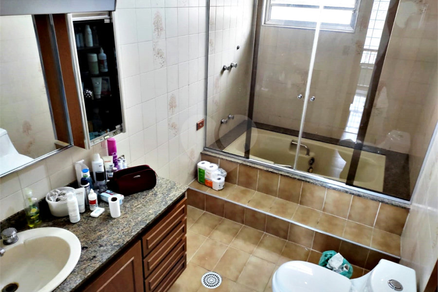 Sobrado à venda com 5 quartos, sendo 2 suítes, em Vila Nova Cachoeirinha, São Paulo, SP