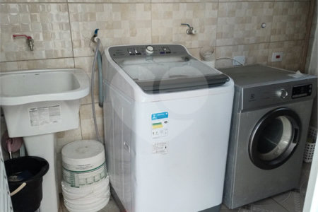 Casa à venda com 3 quartos, sendo 2 suítes, no Centro (mailasqui), São Roque, SP
