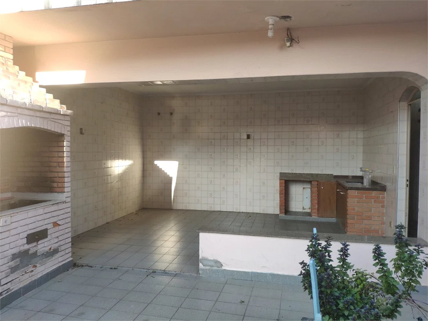 Casa à venda com 5 quartos, sendo 1 suíte, em Jaguaré, São Paulo, SP