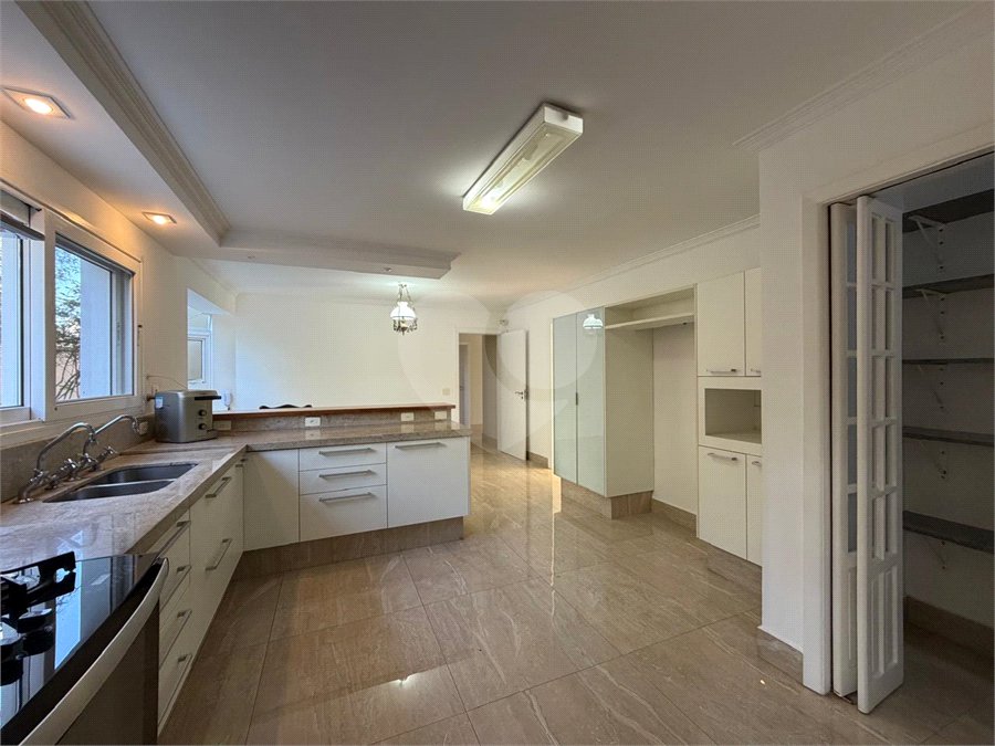 Casa à venda ou para alugar com 4 quartos, sendo 3 suítes, em Alto da Boa Vista, São Paulo, SP