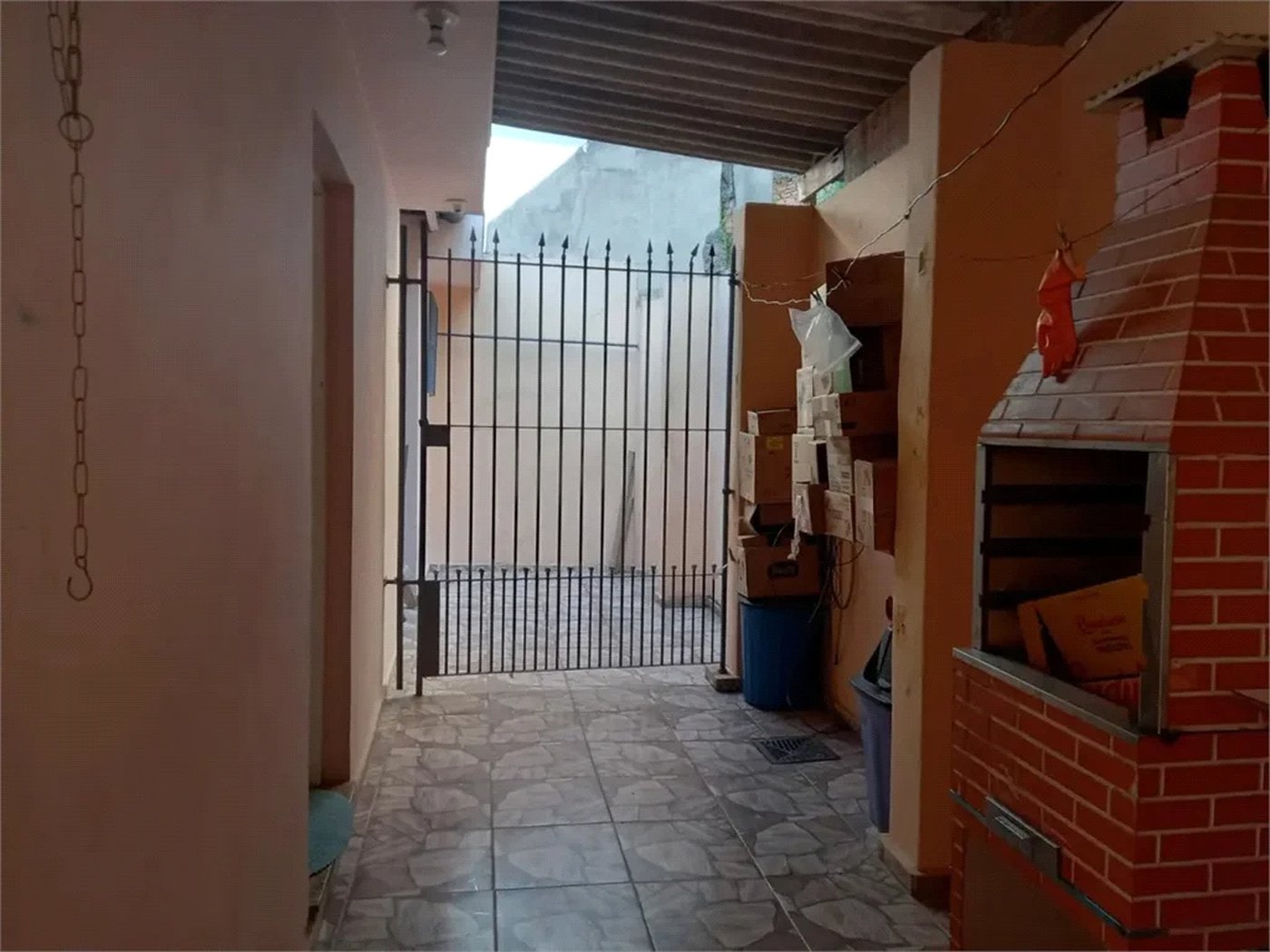 Casa à venda com 3 quartos, sendo 1 suíte,  em Vila Tiradentes, São Paulo, SP
