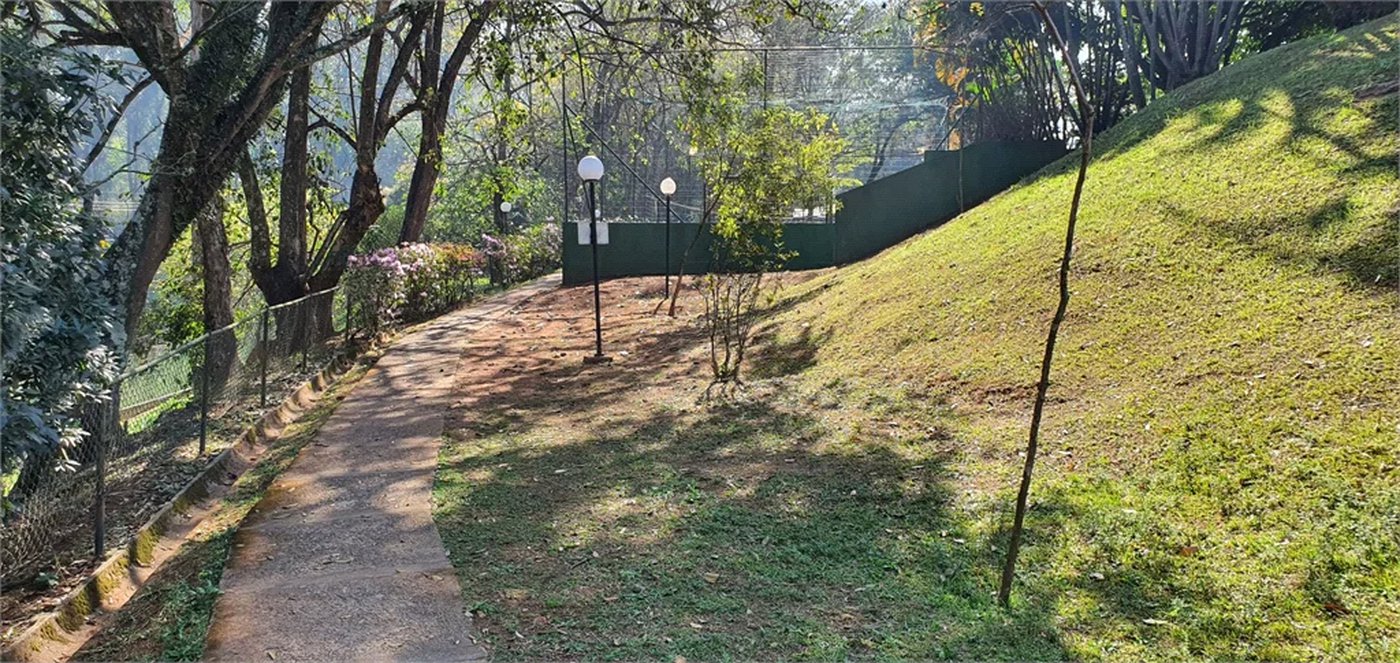Casa à venda com 4 quartos, sendo 2 suítes, no condomínio Vila Panamericana, São Paulo - SP
