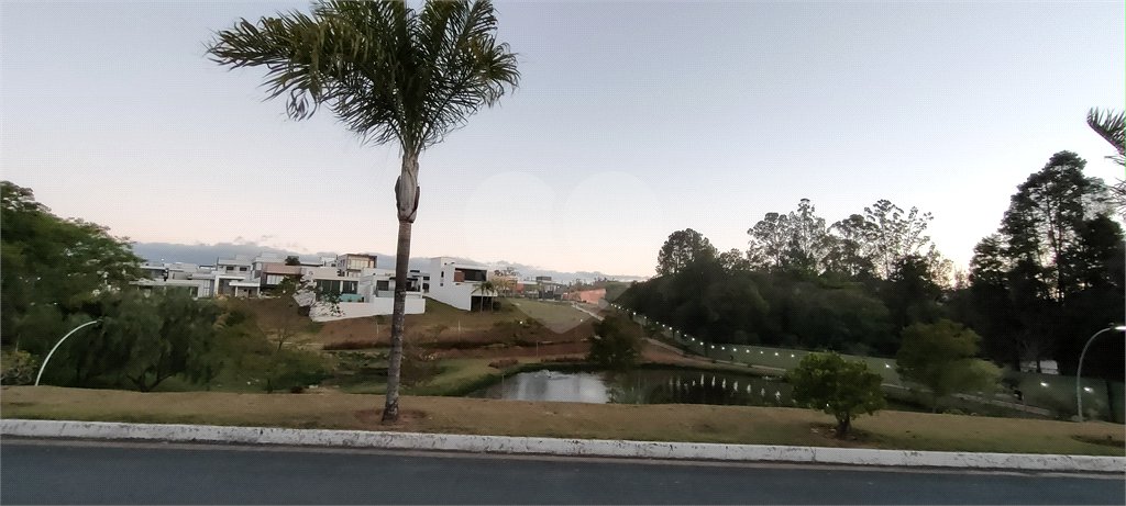 Terreno à venda com 3 quartos, sendo 1 suíte, no condomínio Residencial Sun Lake, Votorantim - SP