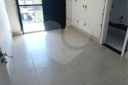 Casa à venda com 3 quartos, sendo 1 suíte,  no condomínio Terras de São Fernando, Cotia - SP