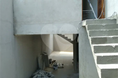 Casa à venda com 3 quartos, sendo 1 suíte, em Vila Nivi, São Paulo, SP