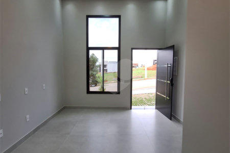 Casa à venda com 3 quartos, sendo 1 suíte,  no condomínio Helena Maria, Sorocaba - SP