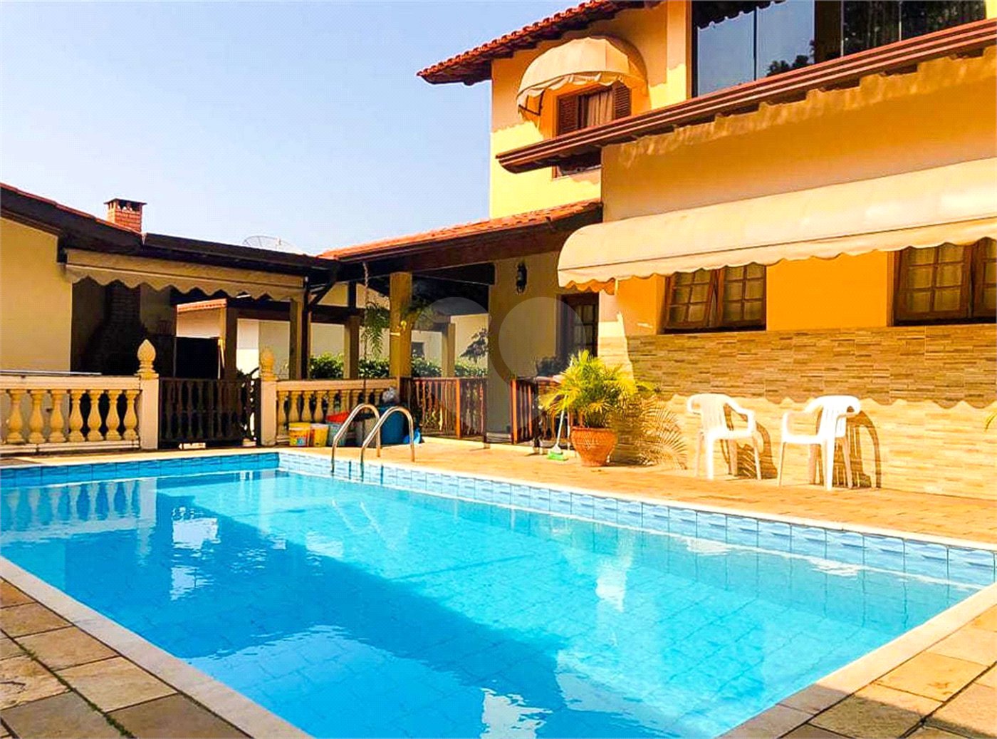 Casa à venda com 3 quartos, sendo 1 suíte,  no condomínio Vivenda das Vinhas, Vinhedo - SP