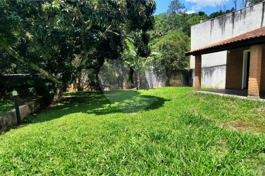 Casa à venda ou para alugar com 4 quartos, sendo 2 suítes, em Mantiqueira, Mairiporã, SP