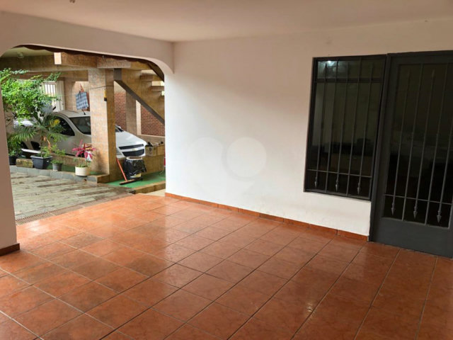 Sobrado à venda com 3 quartos em Serra da Cantareira, Mairiporã, SP