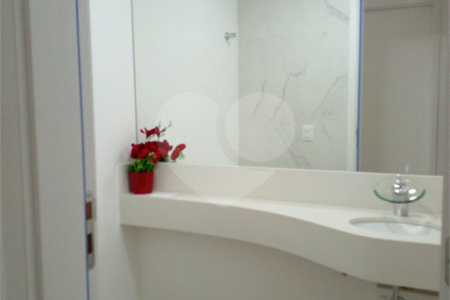 Apartamento à venda com 3 quartos, sendo 1 suíte, em Jardim Vazani, São Paulo, SP