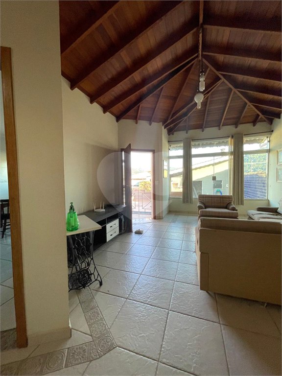 Casa à venda com 3 quartos, sendo 1 suíte, em Recreio Maristela, Atibaia, SP