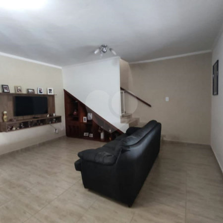 Sobrado à venda com 3 quartos, sendo 1 suíte, em Jardim Alvinópolis, Atibaia, SP