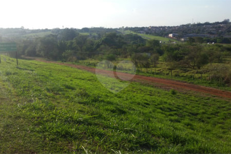 Terreno à venda em Jardim Tamoio, Araraquara, SP