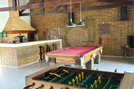 Casa à venda ou para alugar com 4 quartos, sendo 3 suítes,  em Jardim Estância Brasil, Atibaia, SP