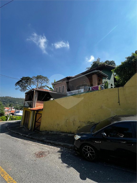 Casa à venda com 3 quartos, sendo 1 suíte, no Centro, Guararema, SP
