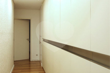 Apartamento à venda com 3 suítes em Vila Mariana, São Paulo, SP