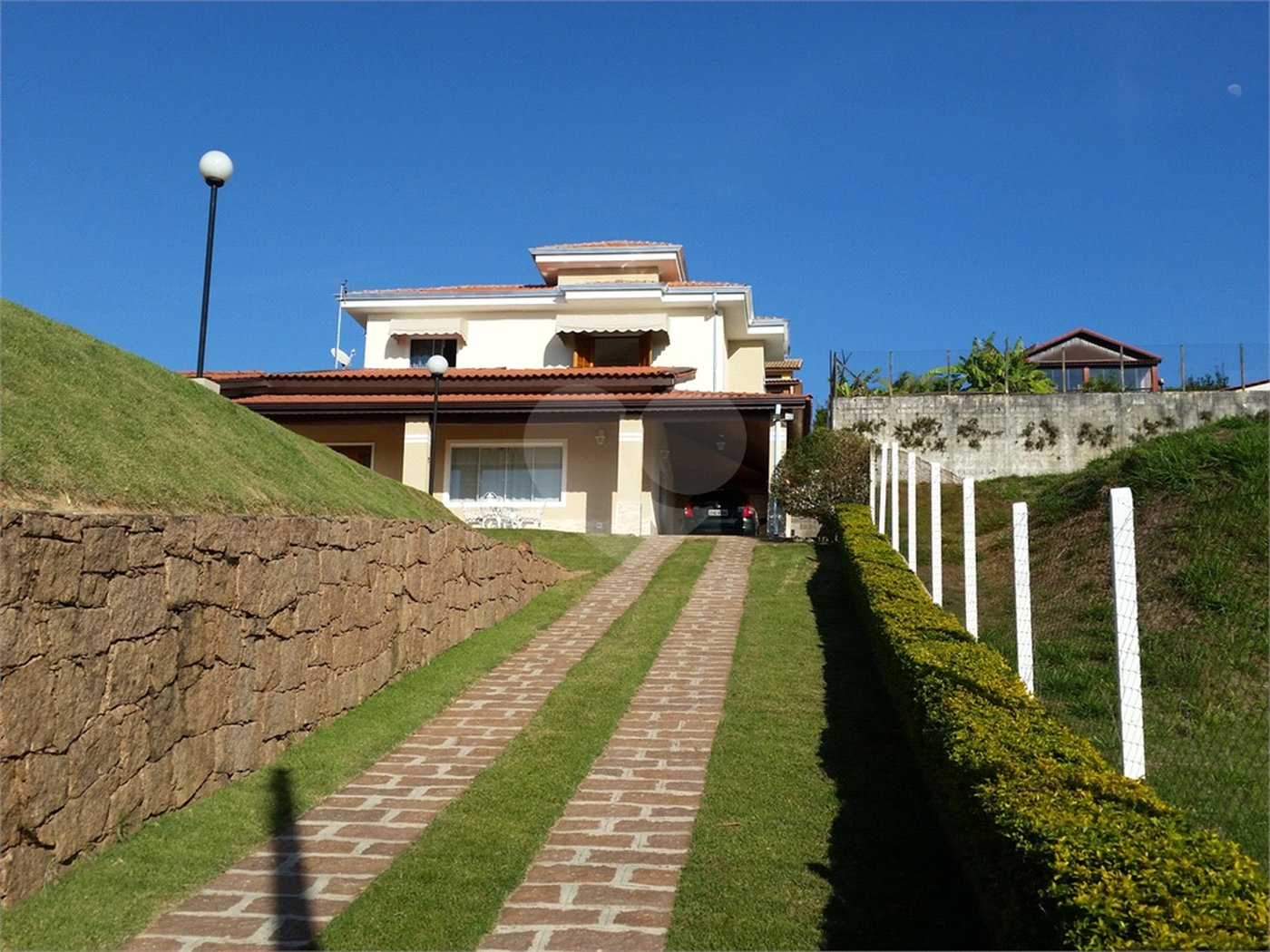 Casa à venda com 3 quartos, sendo 1 suíte, no condomínio Jardim do Ribeirão 1, Itupeva - SP