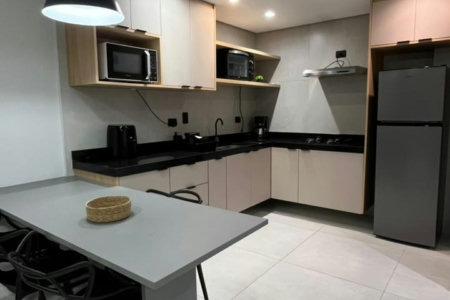 Apartamento à venda com 1 suíte em Caiçara, Praia Grande, SP