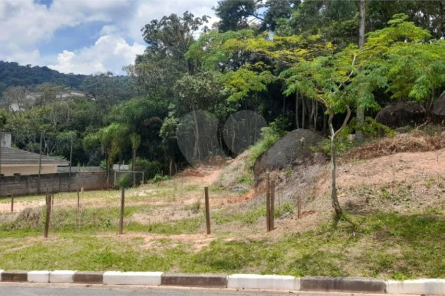 Terreno à venda no condomínio Itaguaçu da Cantareira, São Paulo - SP