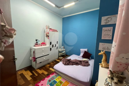 Casa à venda com 3 quartos, sendo 1 suíte, em Parque Santa Marta, São Carlos, SP