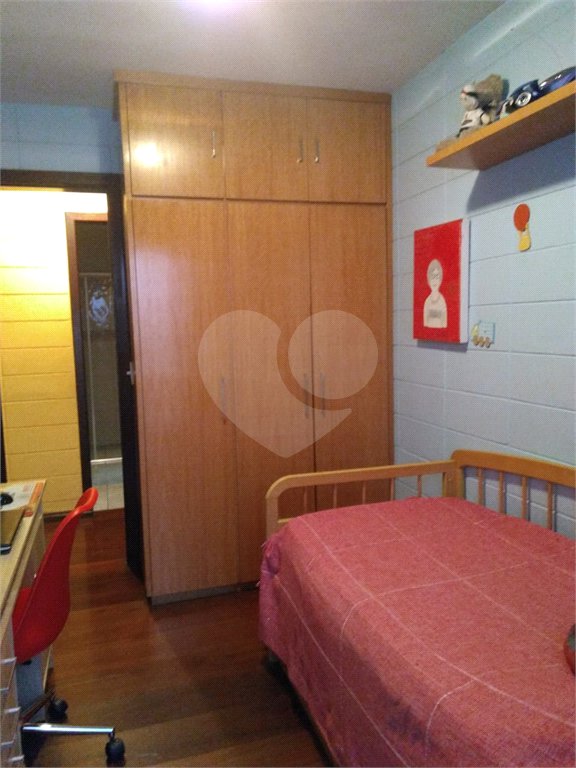 Casa Térrea à venda com 4 quartos, sendo 1 suíte, em Vila Guaca, São Paulo, SP