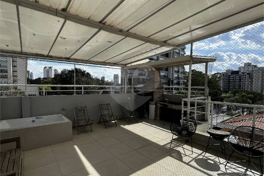 Casa à venda com 3 suítes no condomínio Barbará IV, São Paulo - SP