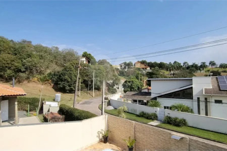 Casa à venda com 3 quartos, sendo 1 suíte, no condomínio Chácaras do Lago, Vinhedo - SP