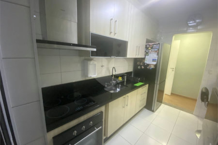 Apartamento à venda com 3 quartos, sendo 1 suíte, em Jardim Aida, Guarulhos, SP