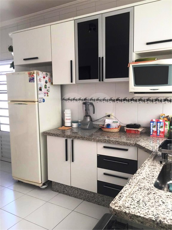 Casa à venda com 3 quartos, sendo 1 suíte, no condomínio Coelho III, São Paulo - SP