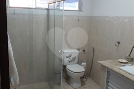 Sobrado à venda com 5 quartos, sendo 3 suítes, em Campos de Atibaia, Atibaia, SP