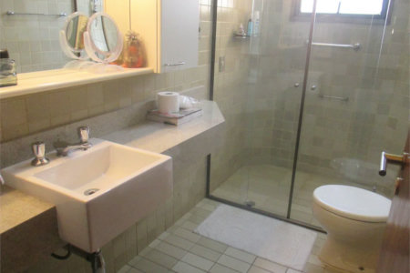Apartamento à venda com 4 quartos, sendo 1 suíte,  em Vila Andrade, São Paulo, SP