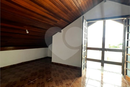 Sobrado à venda com 6 quartos, sendo 4 suítes,  em Vila Oliveira, Mogi das Cruzes, SP