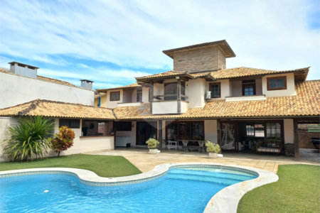 Casa à venda com 4 quartos, sendo 3 suítes,  em Geribá, Armação dos Búzios, RJ