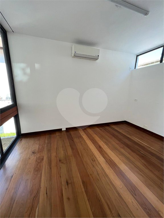 Sobrado para alugar com 5 quartos, sendo 4 suítes, em Jardim Everest, São Paulo, SP