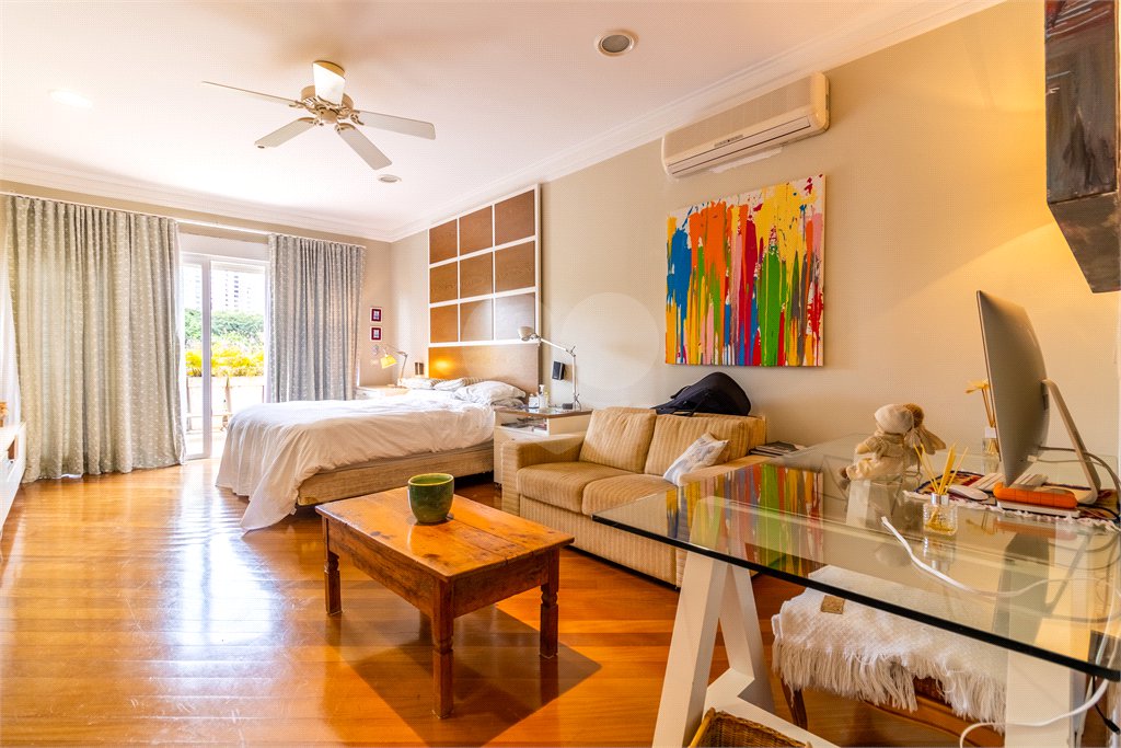 Casa à venda com 5 quartos, sendo 4 suítes, no condomínio Residencial Tivoli Park, Sorocaba - SP