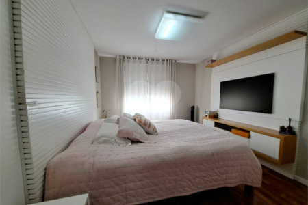 Apartamento à venda com 3 suítes em Campo Belo, São Paulo, SP