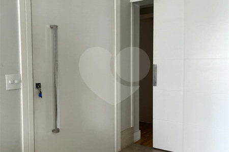 Apartamento à venda com 3 suítes em Vila Olímpia, São Paulo, SP