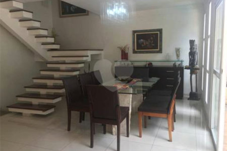 Casa à venda com 4 quartos, sendo 3 suítes, no condomínio Residencial Nova Cantareira, São Paulo - SP