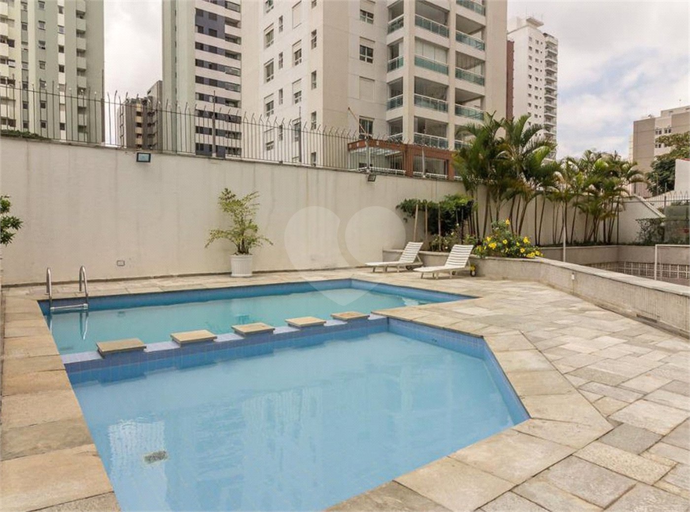 Apartamento à venda com 4 quartos, sendo 2 suítes,  em Aclimação, São Paulo, SP
