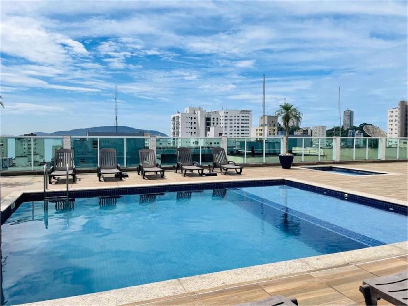 Apartamento Residencial à venda, Itararé, São Vicente - AP1404.