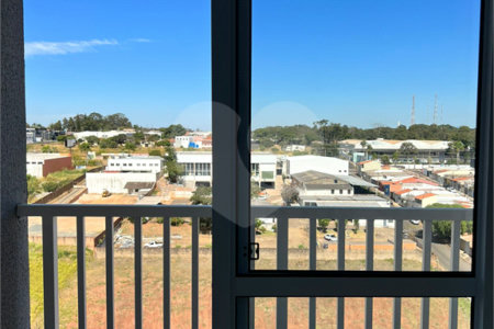 Apartamento no Condomínio Parque das Acácias.