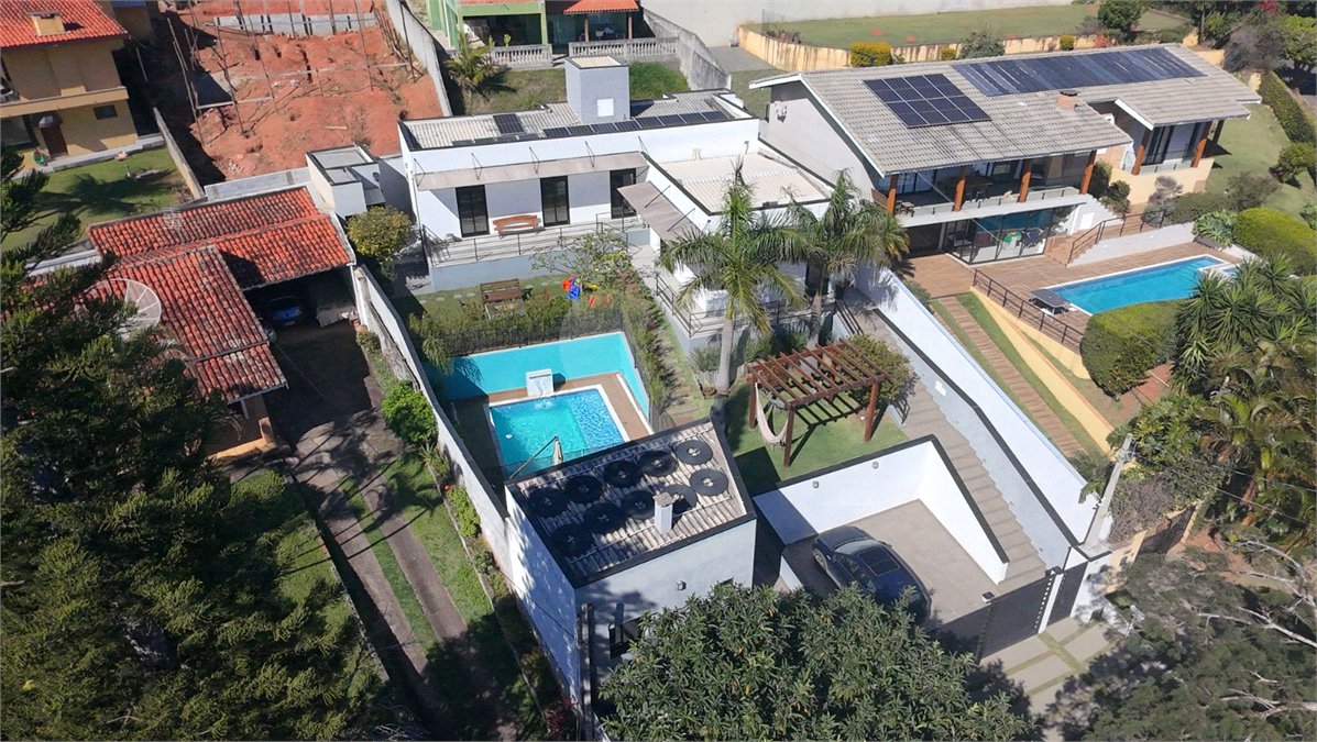 Casa com 4 dormitórios à venda, 214 m² por R$ 1.890.000 - Parque Arco Iris - Atibaia/SP