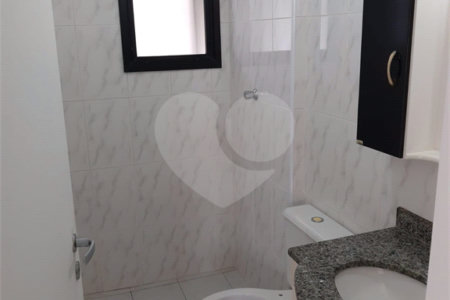Apartamento no Condomínio Residencial Hadad.